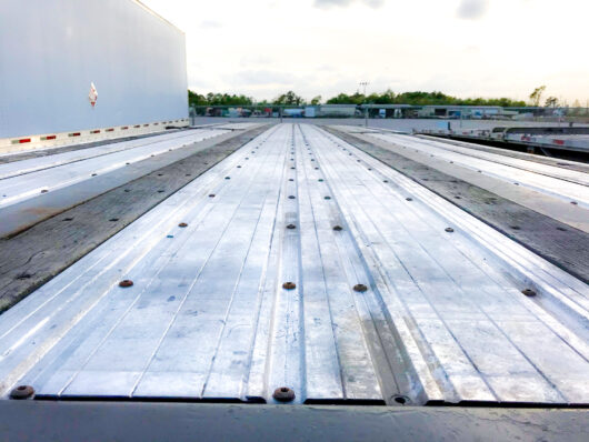 48Ft Flatbed Trailer (Aluminum & Steel Combination) - Image 3